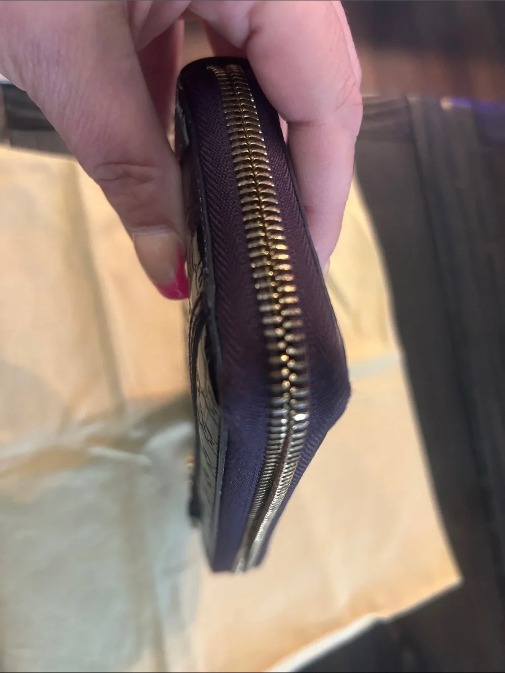 Gucci Glossy Deep Purple Micro GG Guccissima Zip-Around Wallet with Heart Charms - Picture 4 of 14